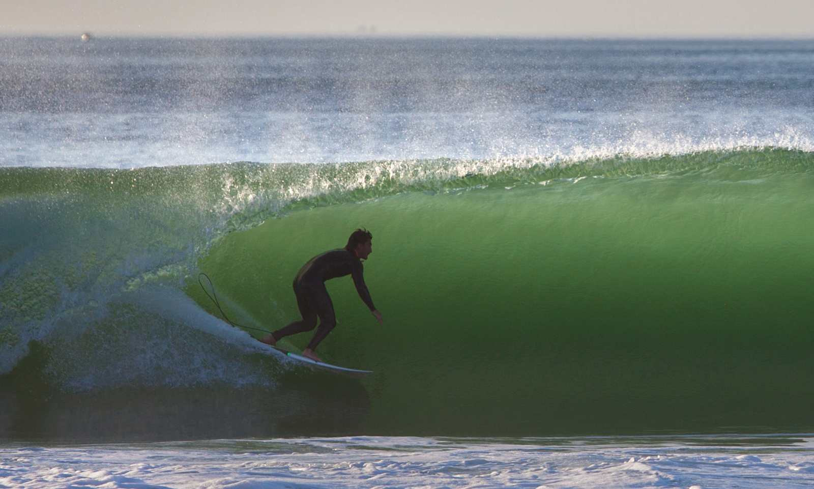 Une vague qui donne envie d'y aller. Rider : Paul Lou Laborde - Photographe : Olivier Marci