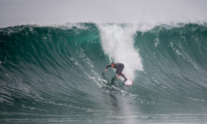 Photographe : Estim Association - surfeur : Justin Becret